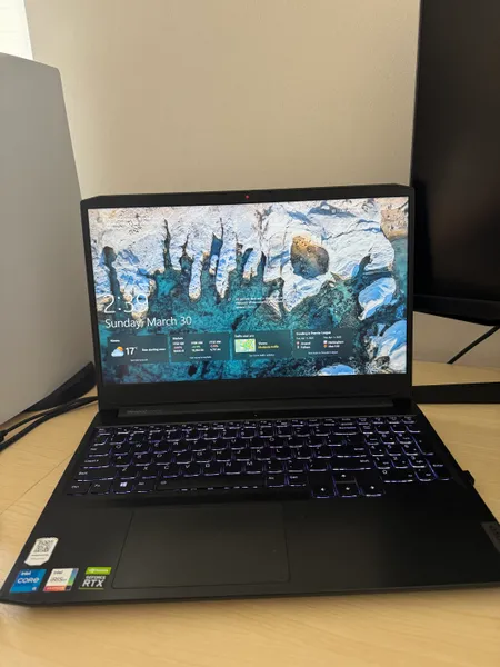 Shes Laptop LENOVO IDEAPAD Gaming 3 15IHU6 | i5-11300H | 16 GB RAM | 512GB SSD | RTX 3050