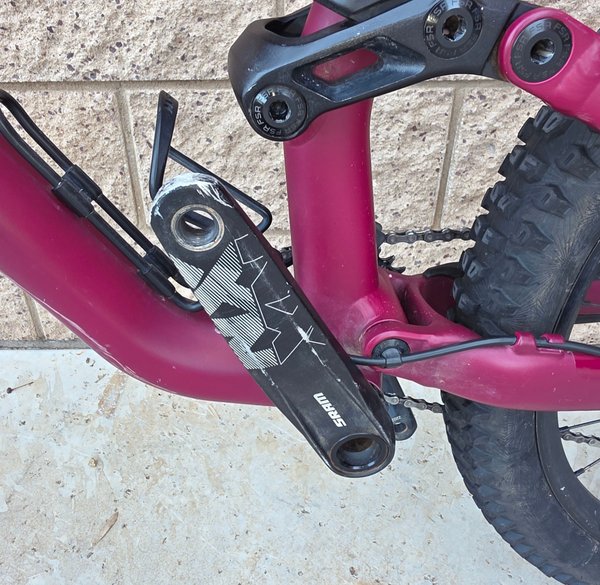 Biçiklete Specialized status 140 demo S5